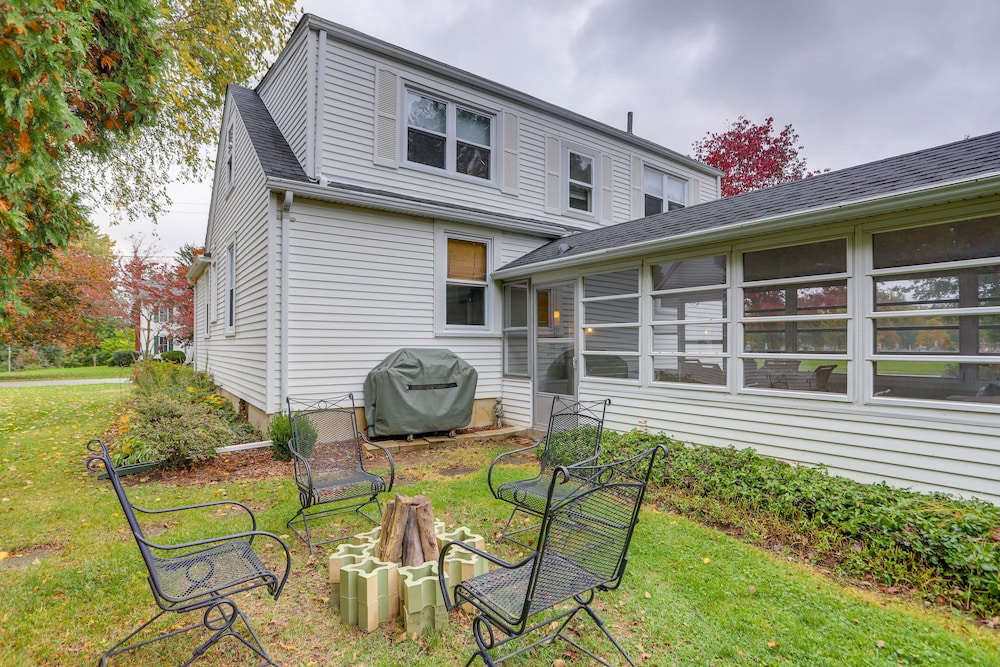Cozy Cottage in Historic Village: Near Cedar Point view 5