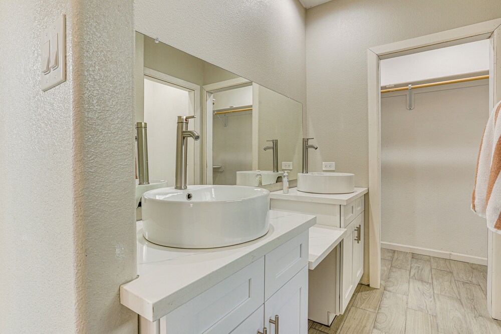 7 Mi to Golf: Mtn-view Retreat in Bullhead City