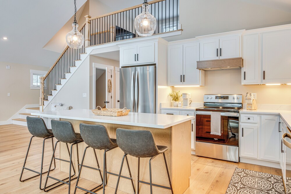 Dock & Game Room: New Waterfront Home in Lyman!
