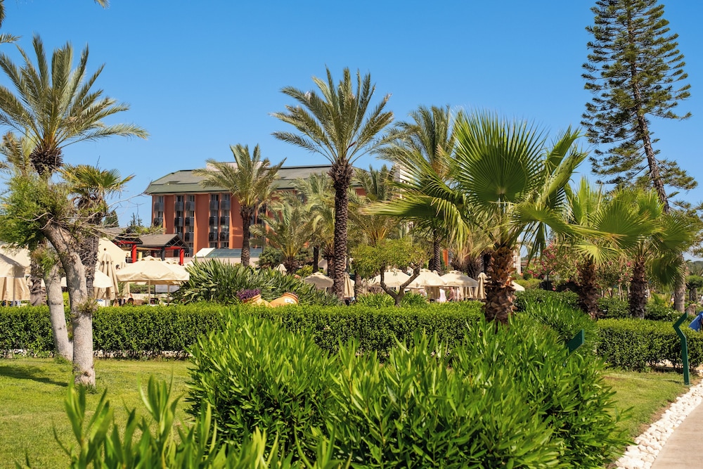 AQI Pegasos Resort