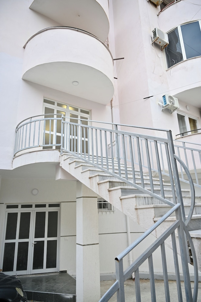 Elite Apartments
