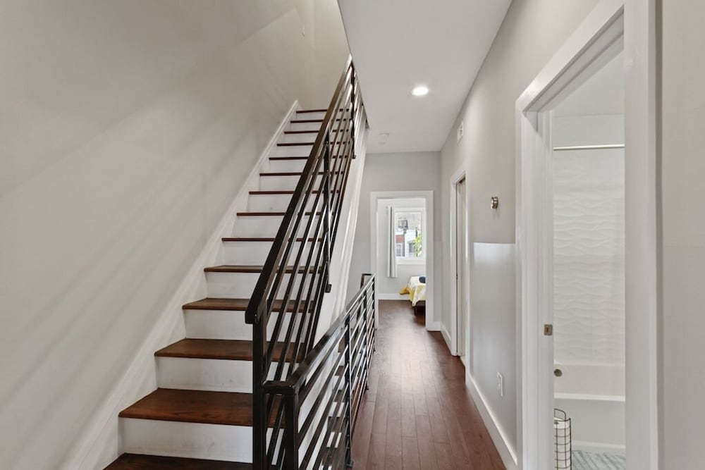 Luxury Roofdeck Retreat 4-bdrm Near Penn Chop