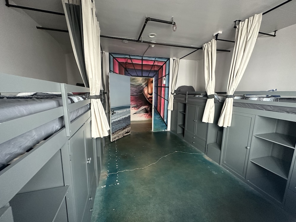House of Trestles - Hostel