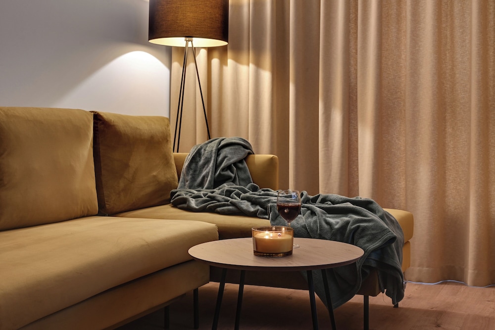 Doki Living - Foodhall & Parking by Downtown Apartments