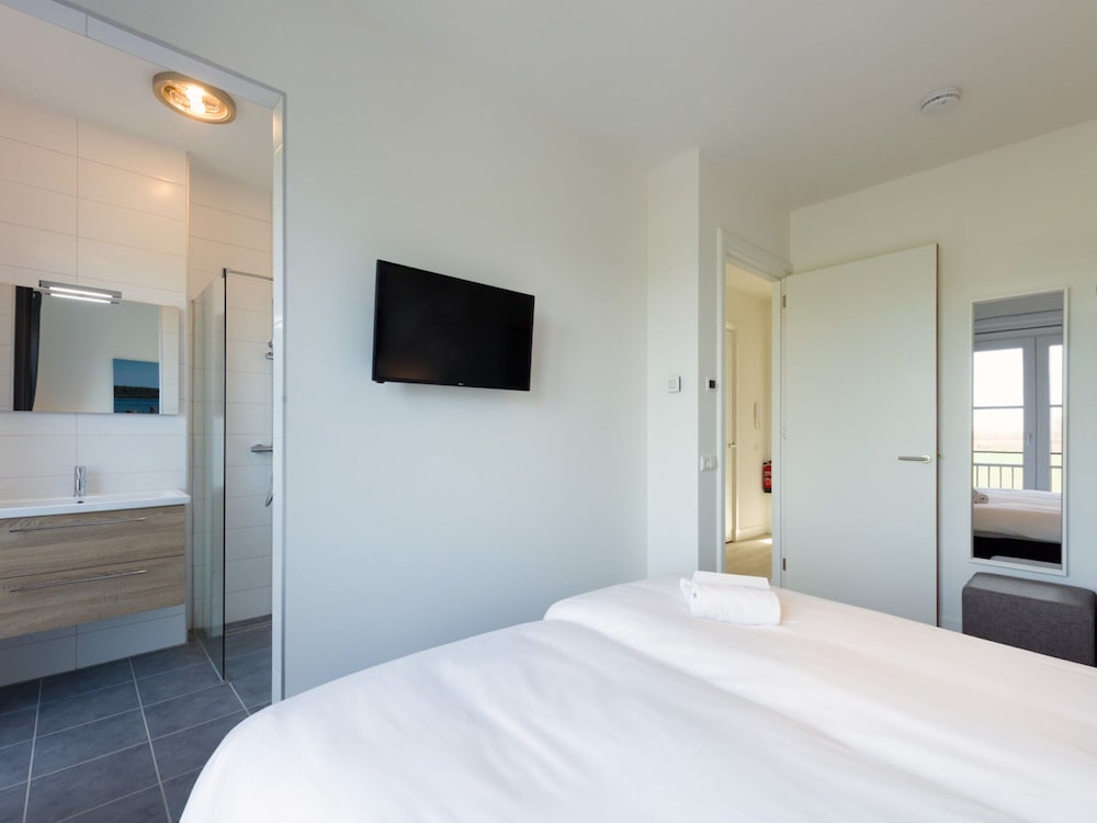 Modern Apartment 3 Bath Rooms, Close to Lake Veere view 2