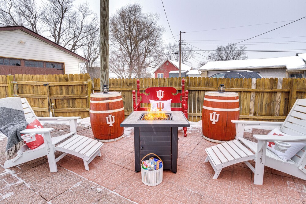 1 Mi to IU: Hoosier Home w/ Fire Pit & Fenced Yard