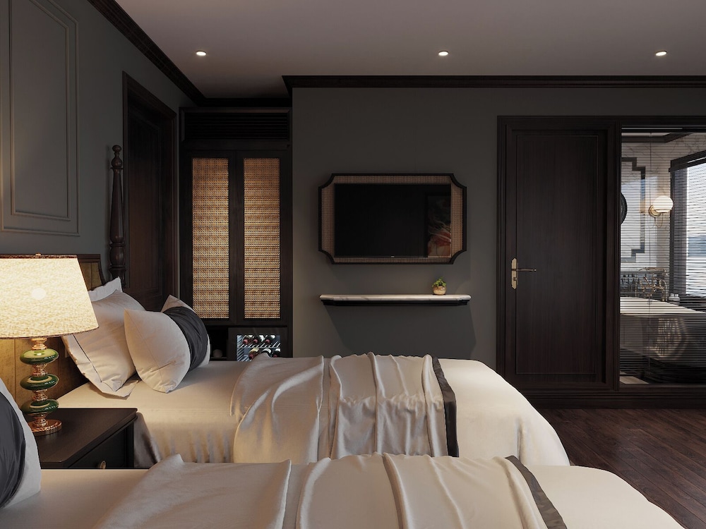 Aime'e Luxury Cruise