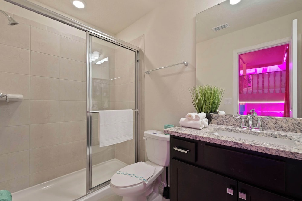 Luxurious Windsor Cay Villa Private Pool, Epic Game Room & Minutes to Disney!