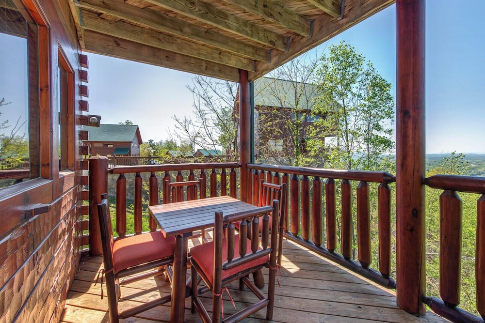 A Smoky Mountain Hide-a-way