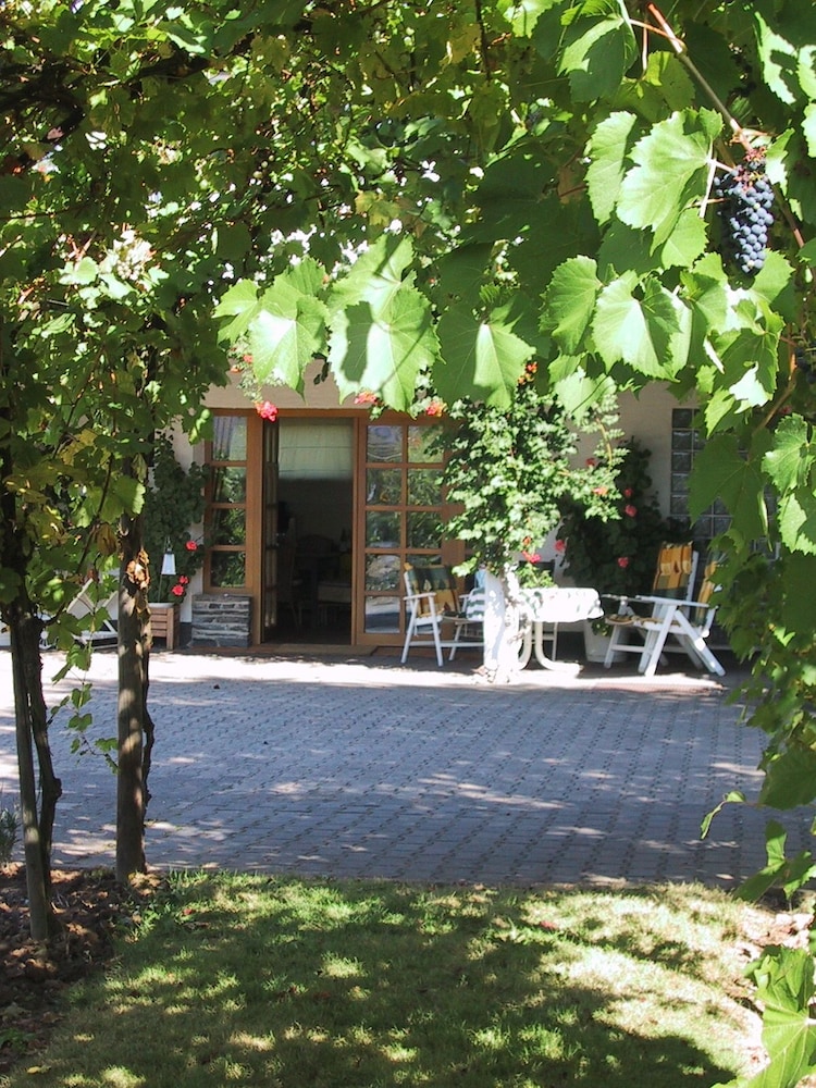 Wein und Gaestehaus Fries