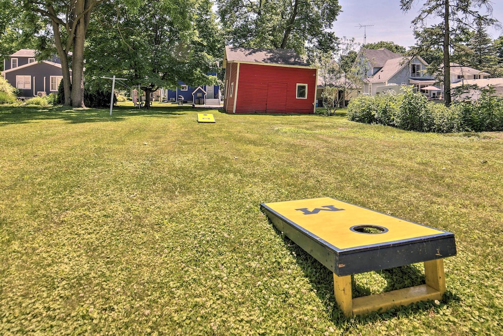 Fire Pit, BBQ & Yard: Family Home in Adrian view 5