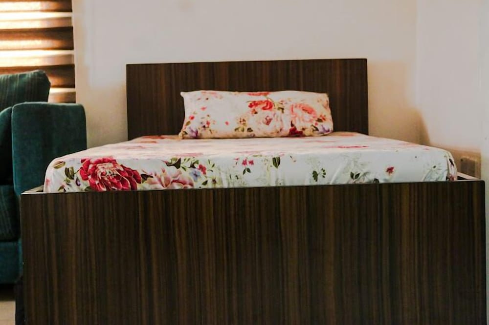 Westnite Apartment