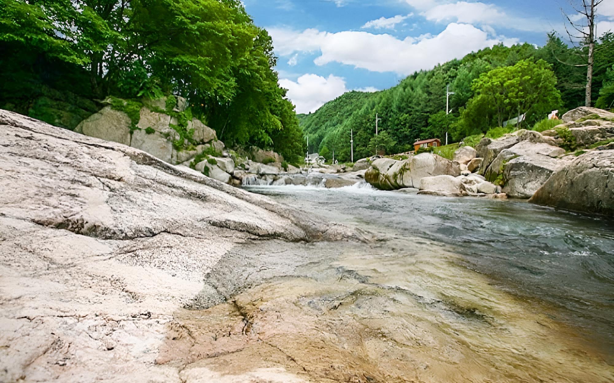 Pyeongchang Mulsori Pension view 4