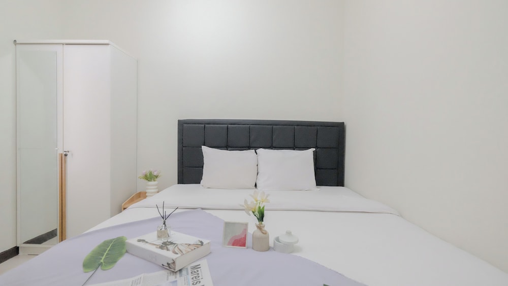 New Furnished And Elegant 2Br At Nifarro Park Apartment