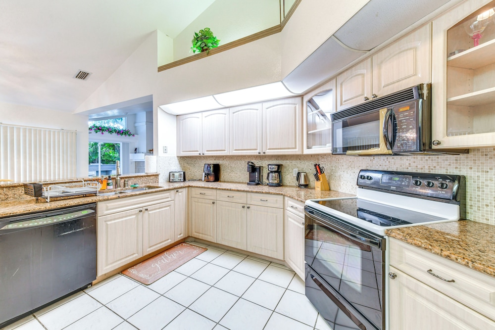 Canal-front Gem w/ Private Dock in Port Charlotte!