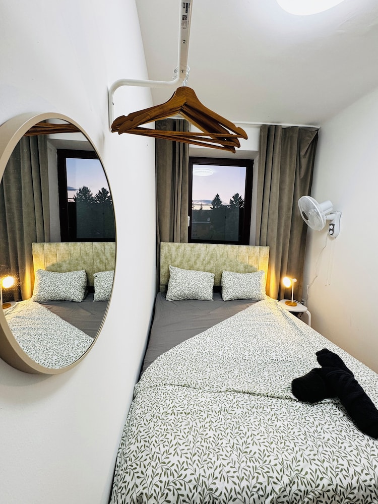Spacious Budget Home Garden Stay