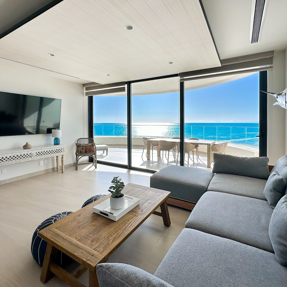 Has it all Beachfront Retreat With Stunning Views