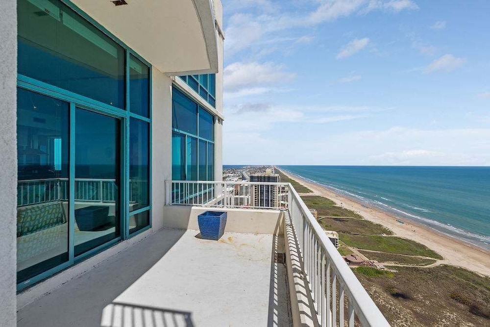 Penthouse Jr Unrivaled Luxury Insane Views 3 Bedroom Apts