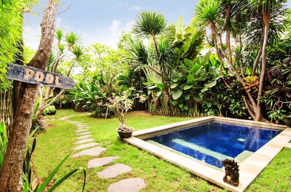 Lush 1 BR Private Pool Villa Inseminyak