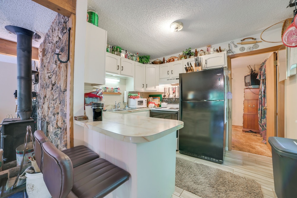 Indoor Pool Access: Cabin in Lakes of the North!