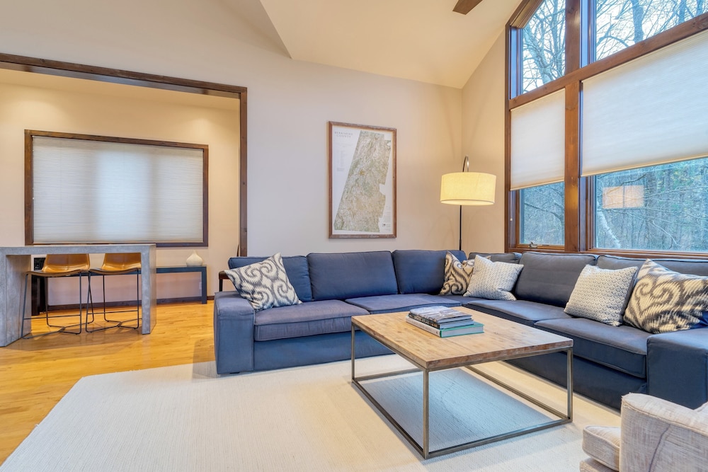 Wellspring by Avantstay Indoor Pool + Views view 2