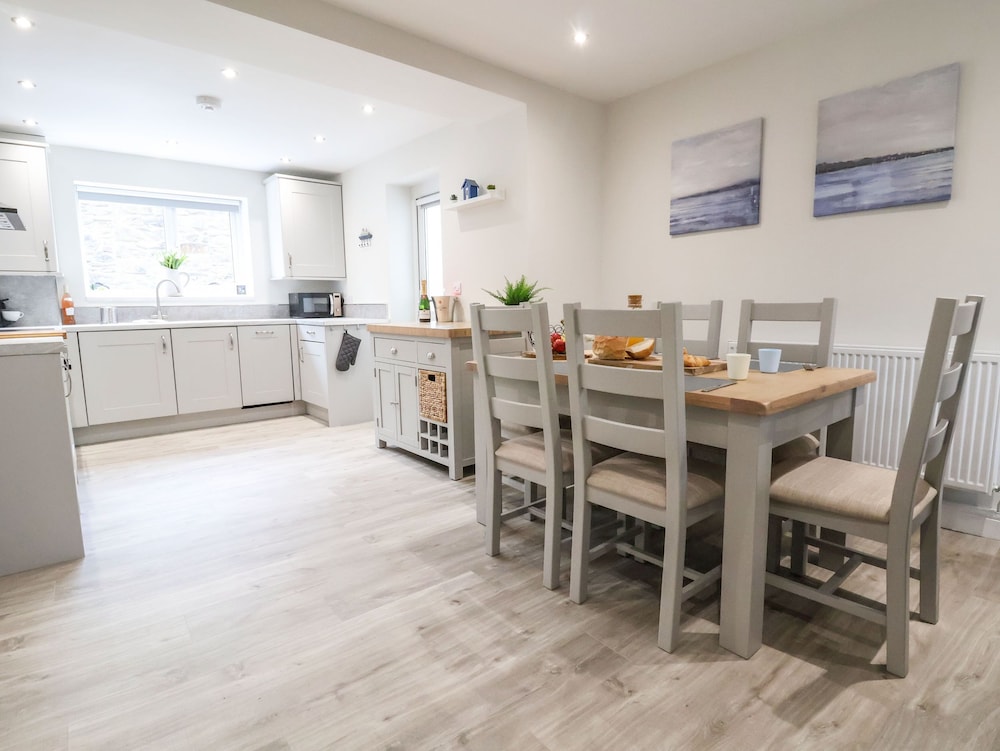 4 Railway Terrace