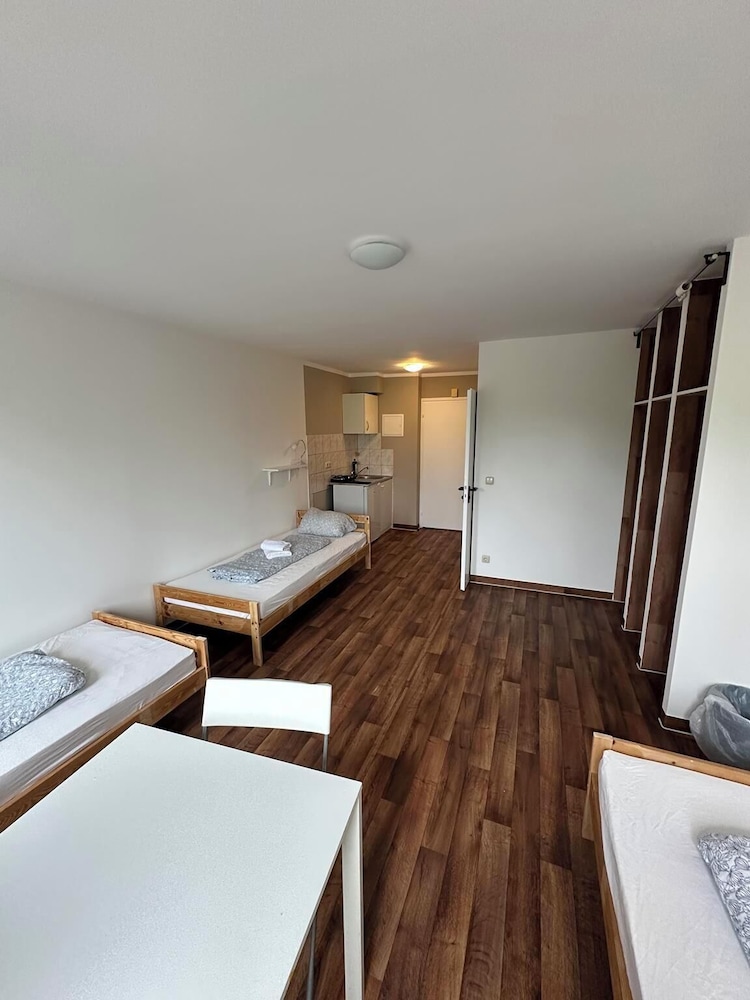 2-Rent Group Hostel Apartments HAN53