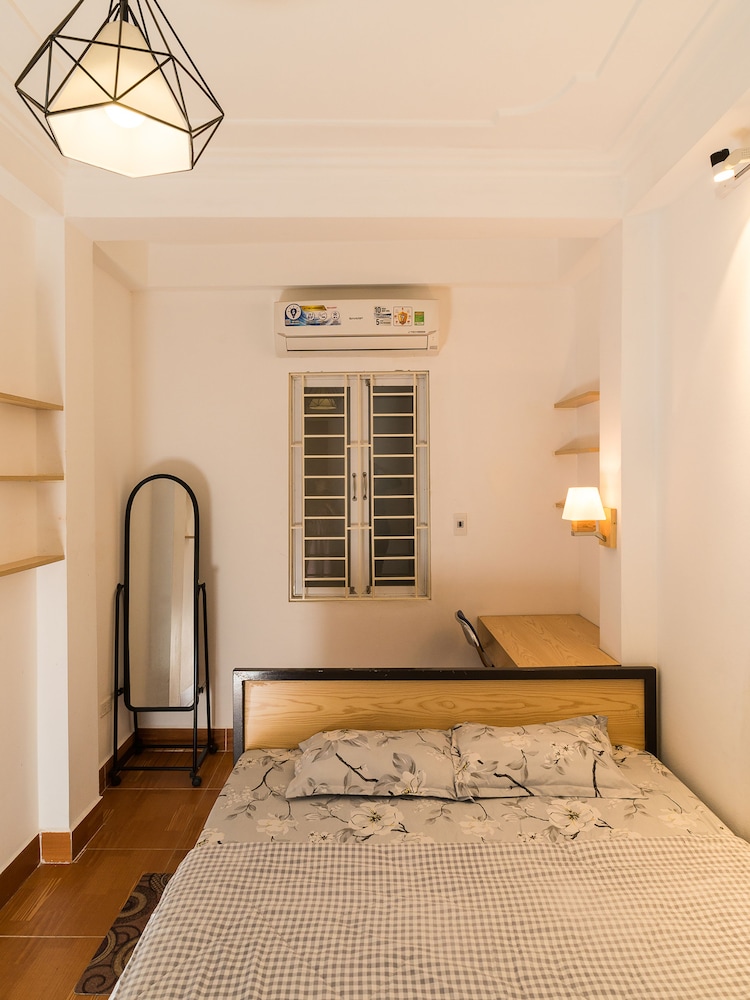 Mom's House Hostel