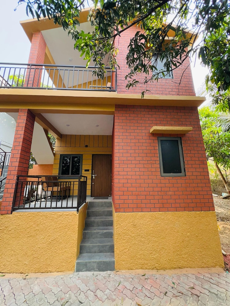 Krishna Farm House And Resort
