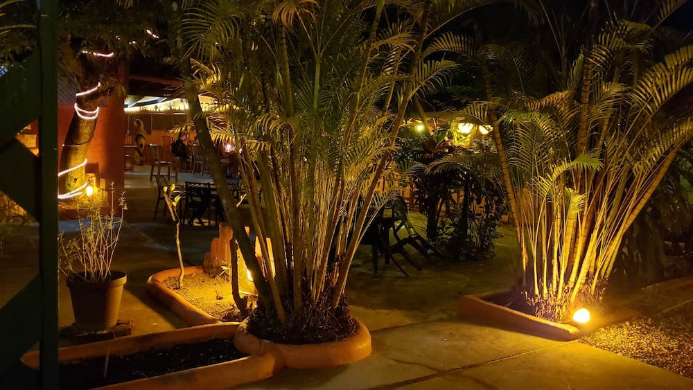 Sunrise Club Hotel Restaurant & Bar