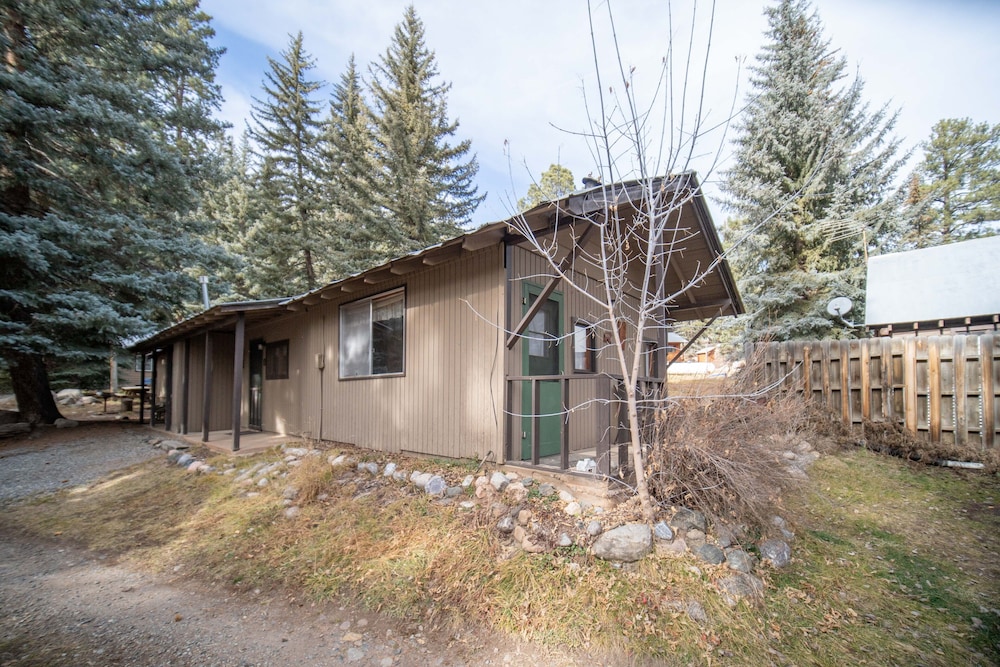 Bear Paw Lodge