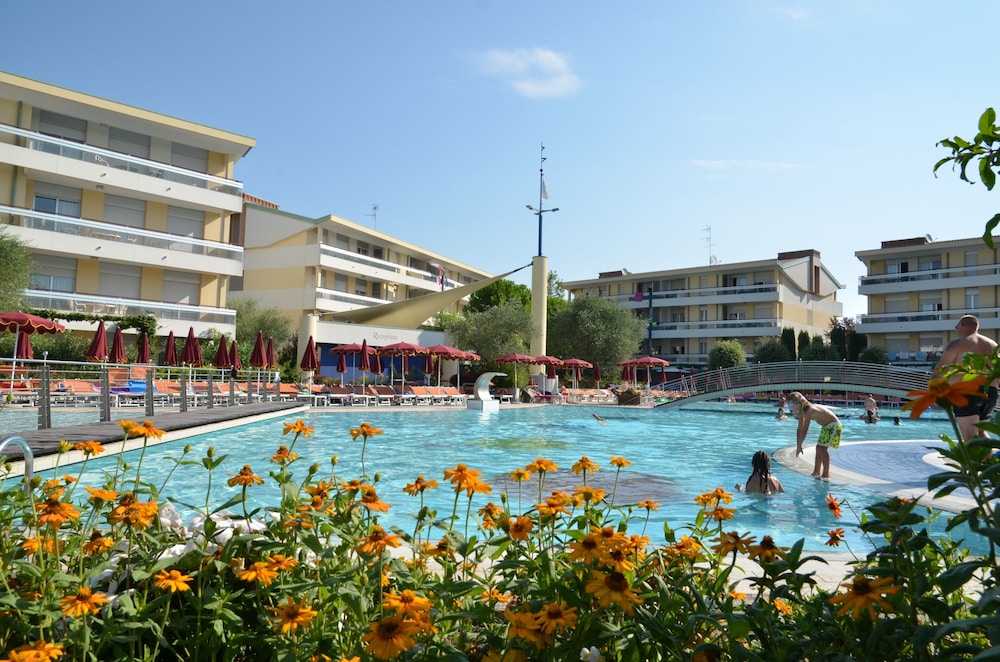 Super Villaggio Planetarium Resort one Bedroom Apartment Sleeps 4