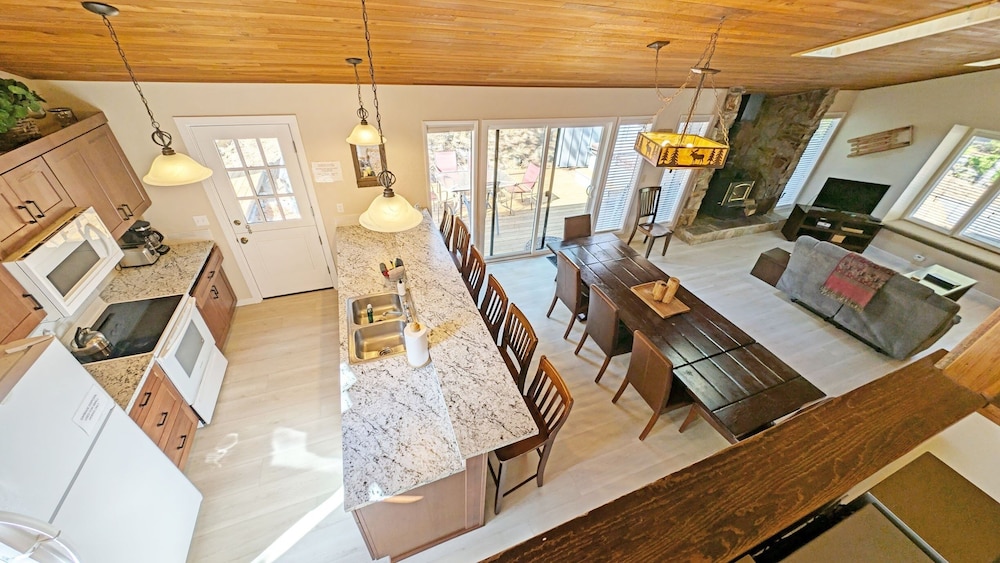 Whistling Swan 8 4 Bedroom Home