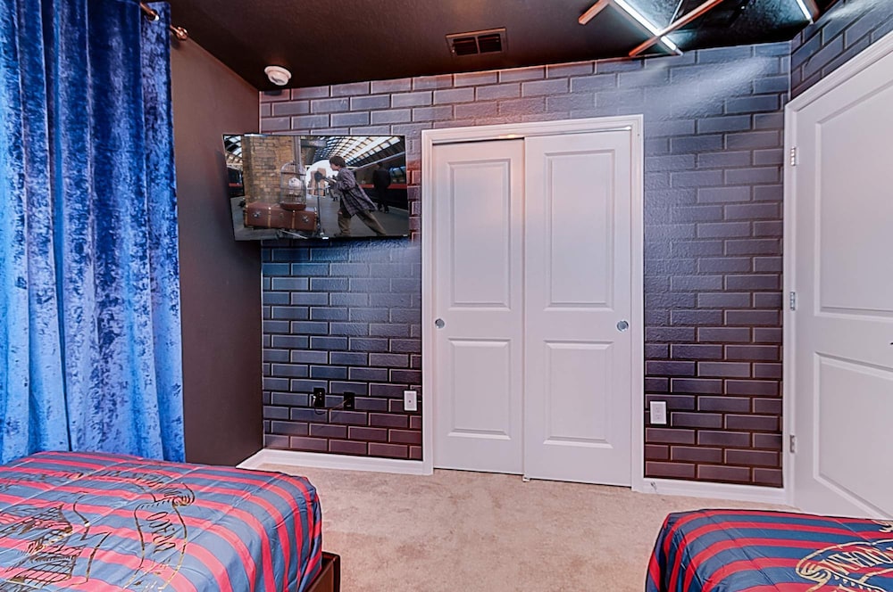 16101 Dream Home Perfect for Families Near Disney Water Parks