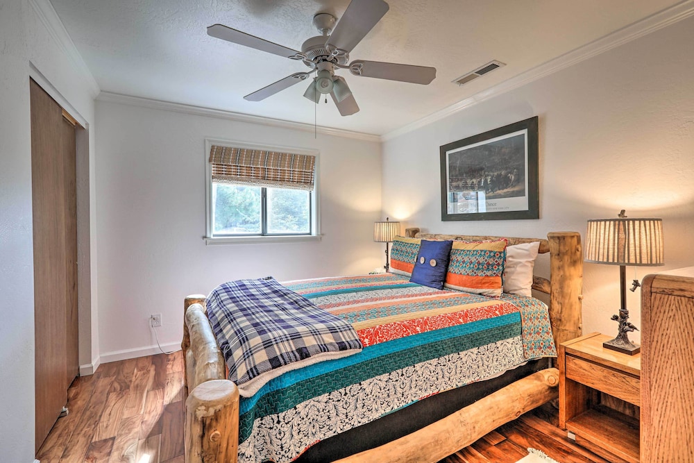 Hot Tub & Patio: Pet-friendly Cabin in Munds Park! view 4