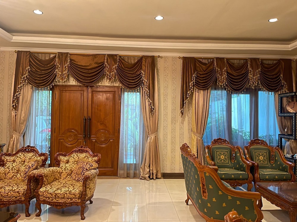 Aldeoz Villa Ndalem Marwatan Solo