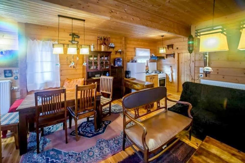 Kedra Village Cozy Chalet - Mountain Getaway
