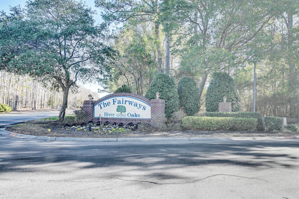 < 1 Mi to Golf: Condo w/ Balcony in Myrtle Beach!