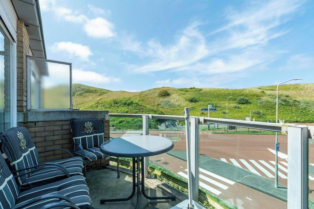Beach Apartment 35 for 4 Guests, Callanstoog