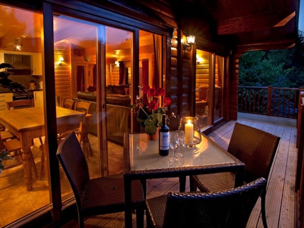Oxford Vacations - Cherbridge Lodges Riverside Lodges Short Lets - Property Image 9