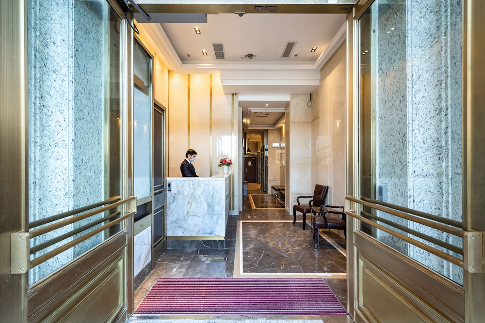 Lander Grand Hotel