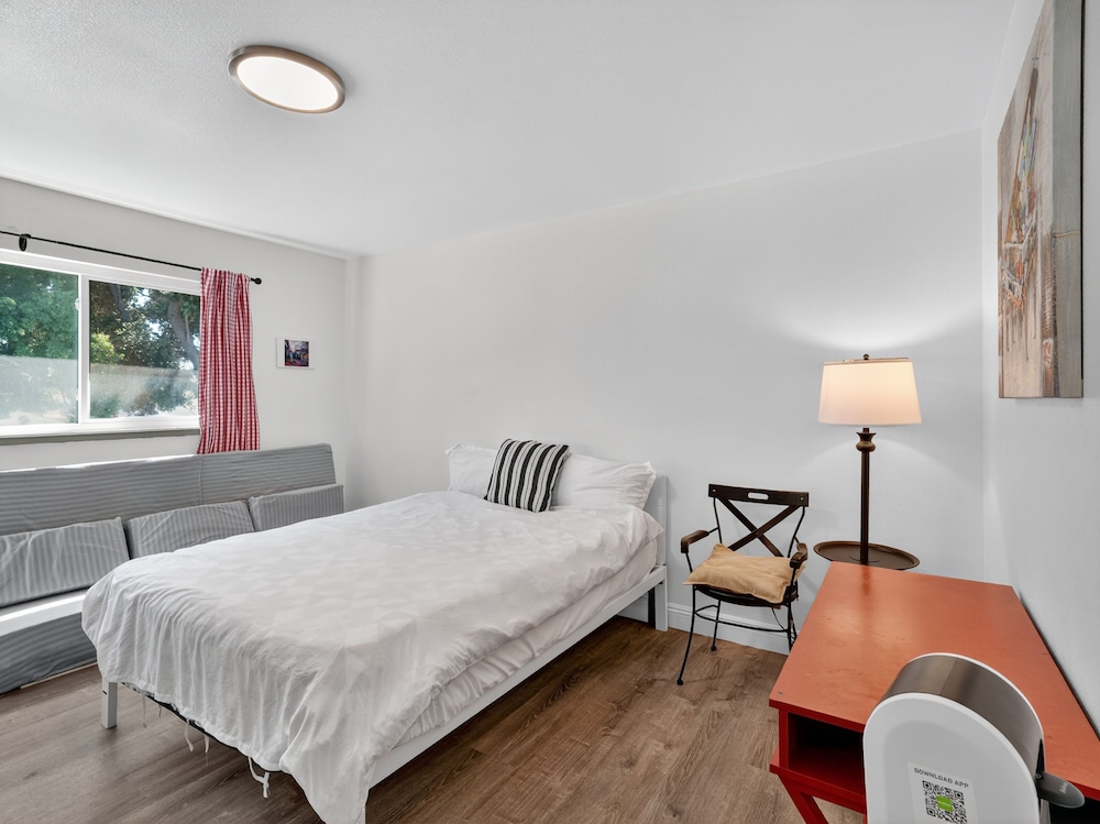 Coastal Escape With Private Mini Golf 4 Bedroom Home