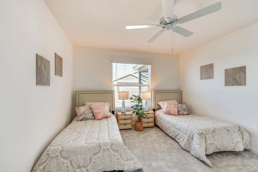 The Villages Golf Escape: Home w/ Pool Access!