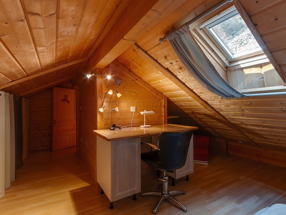 Riverside Chalet Retreat