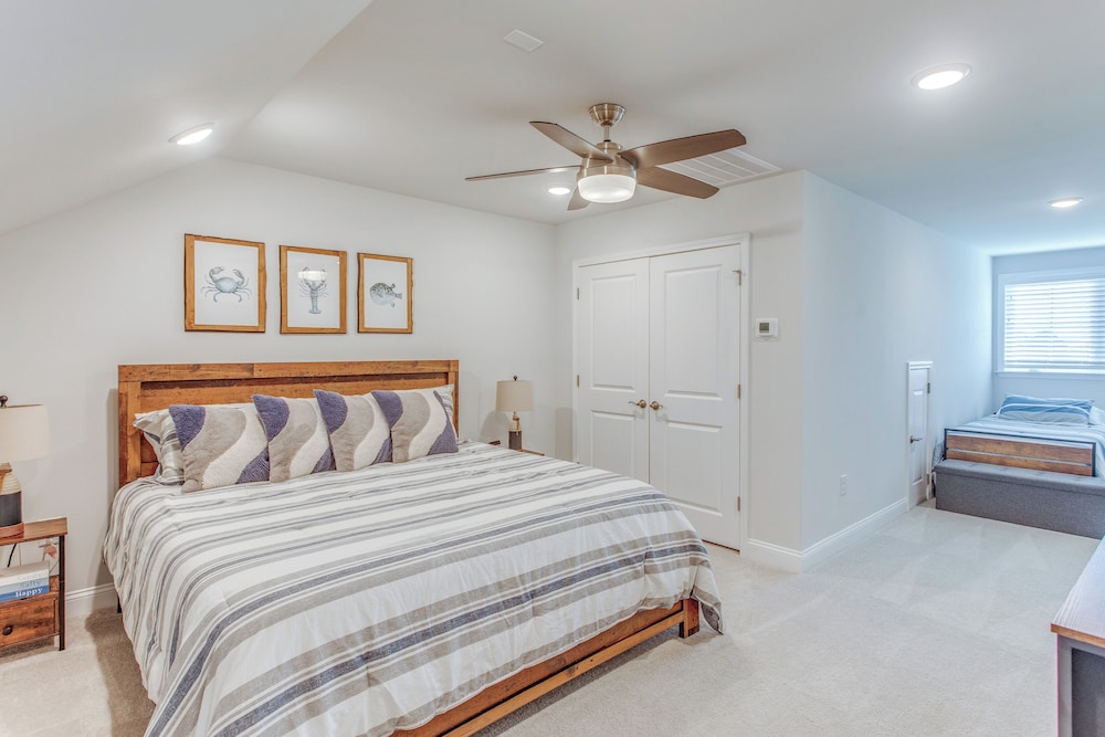 Barefoot Resort Golf Getaway: Pool + Beach Shuttle