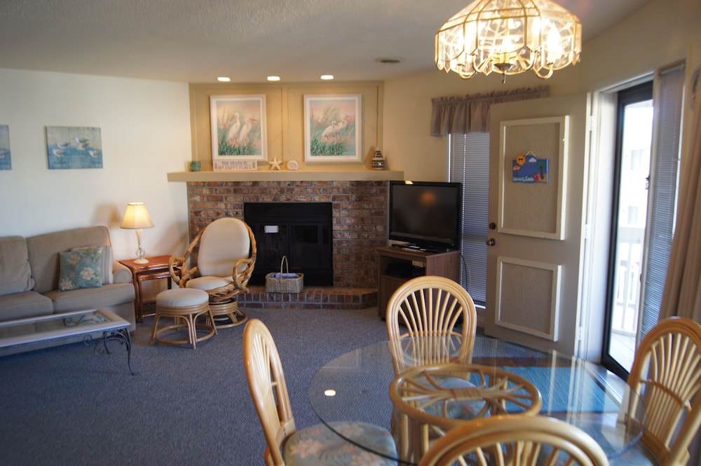 Tilghman Lakes B3 by RedAwning