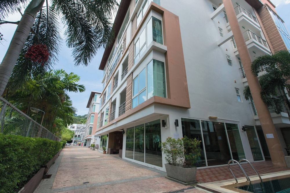 6-58 - 2 Bdr Spacious Penthouse With Shared Pool