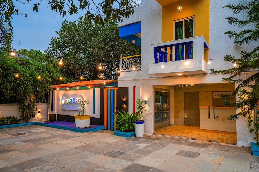 goSTOPS PLUS Goa, Vagator view 4