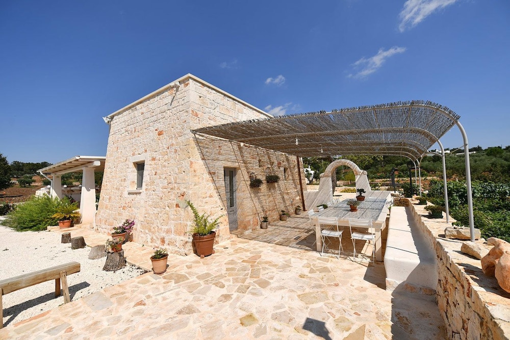 Trulli Laetitia