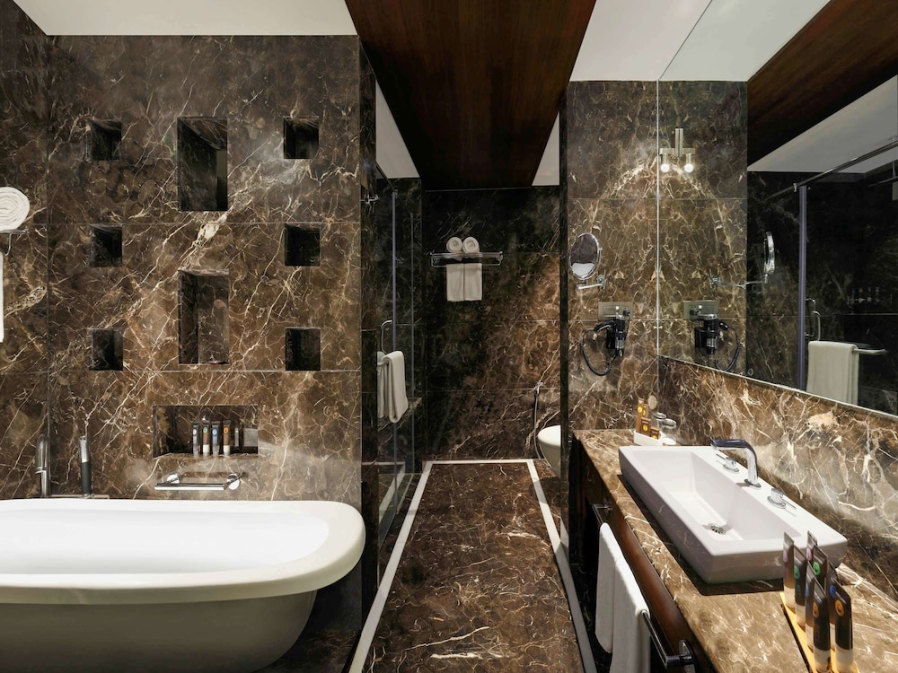 Mumbai Vacations - Novotel Mumbai Juhu Beach Hotel - Property Image 30
